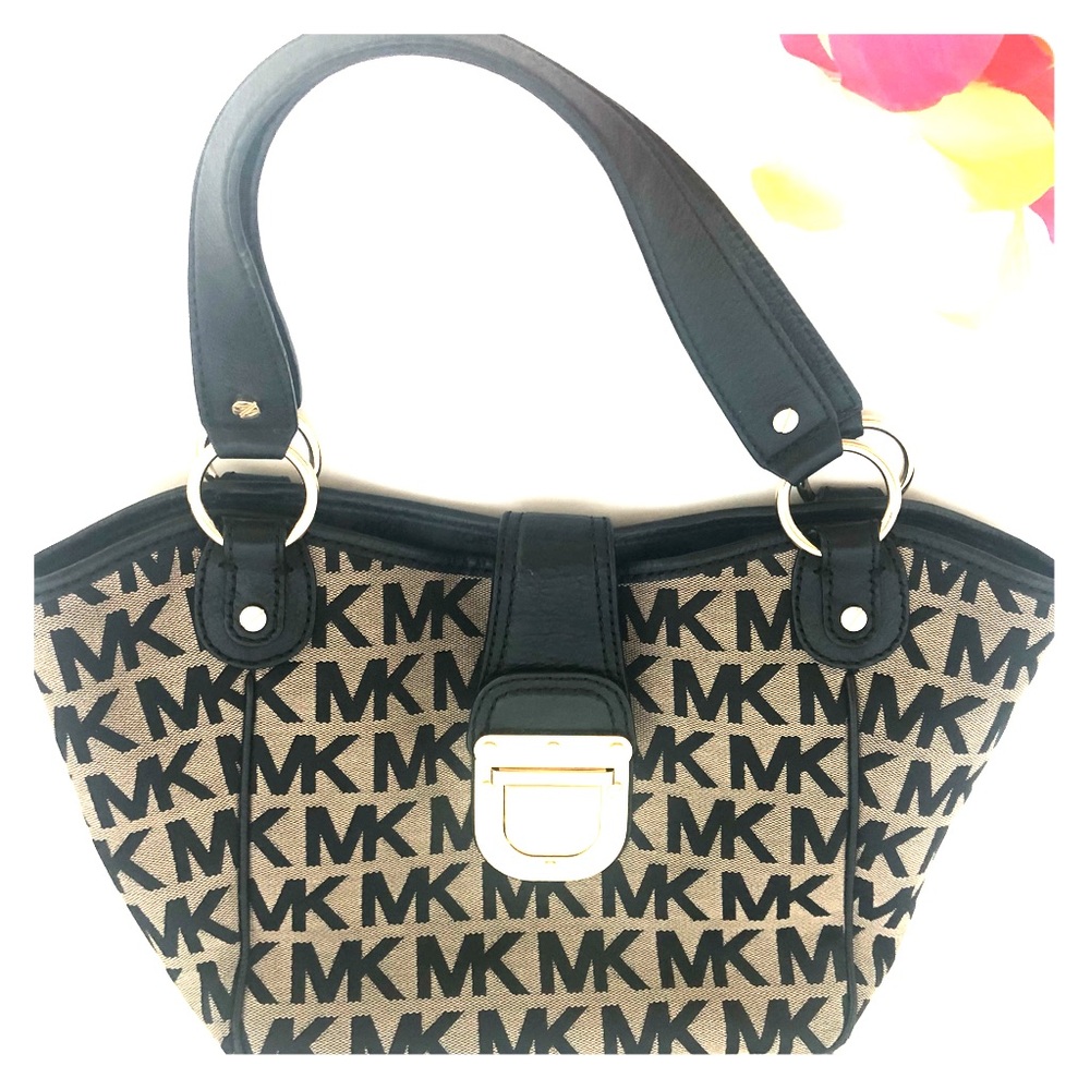 Michael Kors LogoJacquard Bag.